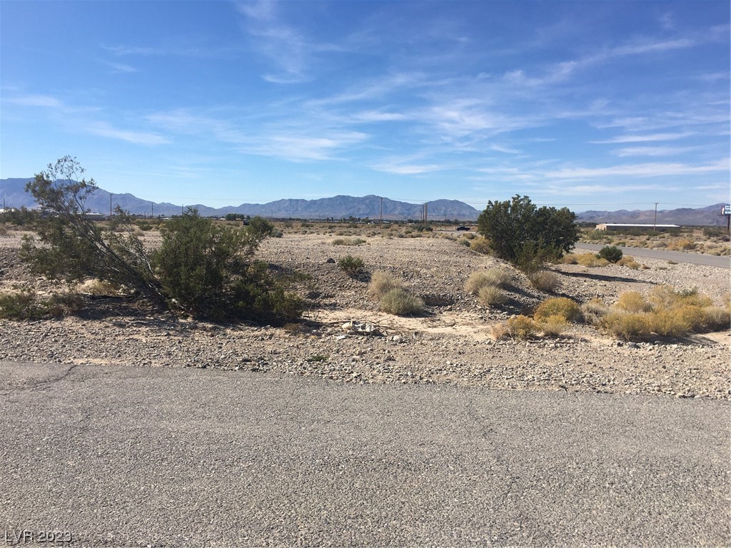 Photo 3 of 620 N Humahuaca Street