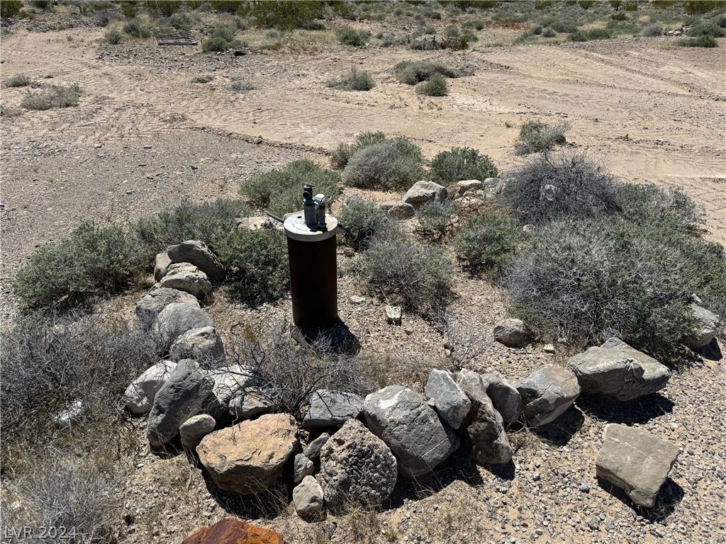 Photo 6 of 7, 1805 E Quartz Lane