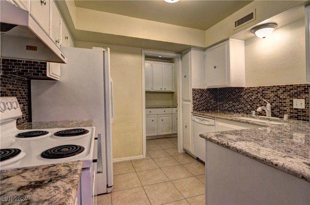 Photo 5 of 3077 Pinehurst Drive #B
