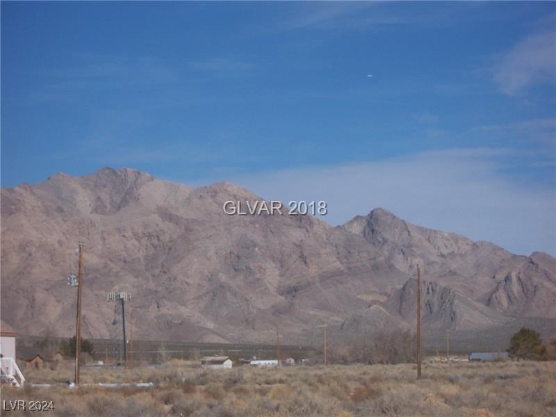 Photo 2 of 749 Luscombe Avenue