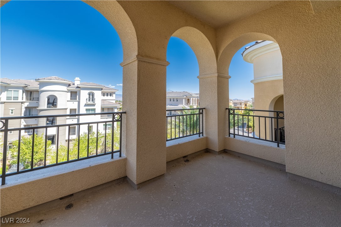 Photo 53 of 86, 9219 Tesoras Drive #402