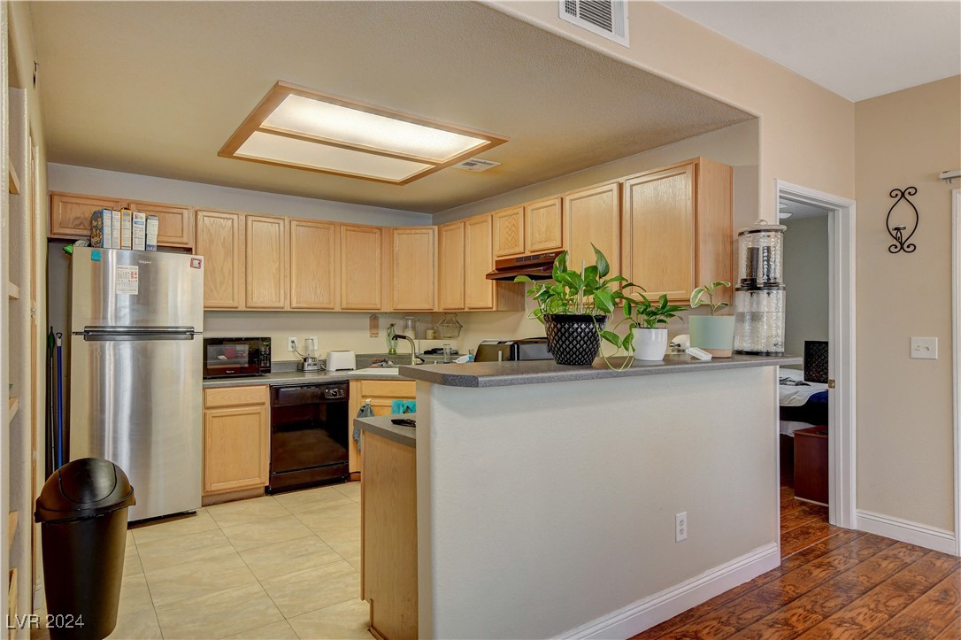 Photo 6 of 17, 9580 W Reno Avenue #238