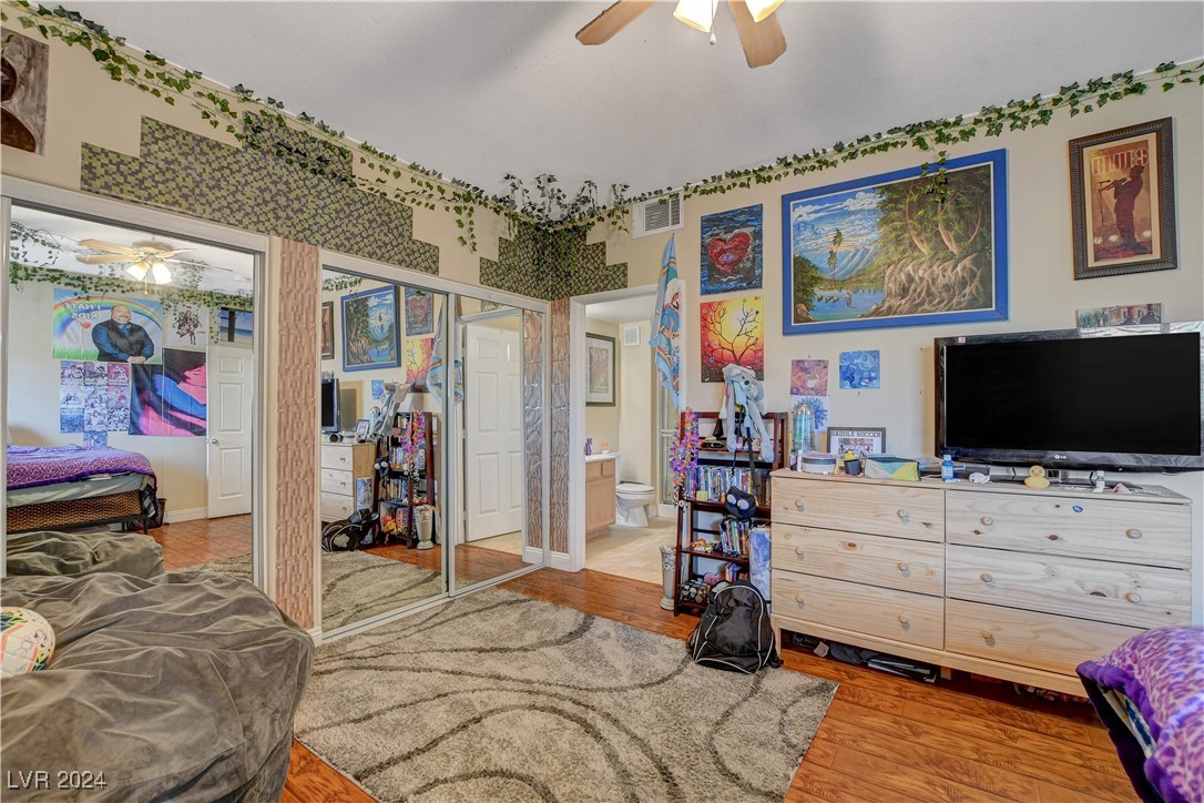 Photo 11 of 17, 9580 W Reno Avenue #238