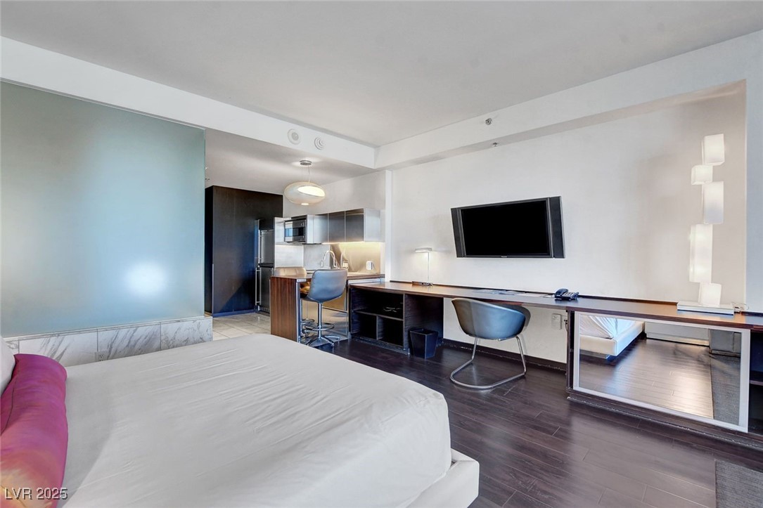 Photo 6 of 29, 4381 W Flamingo Road #3309