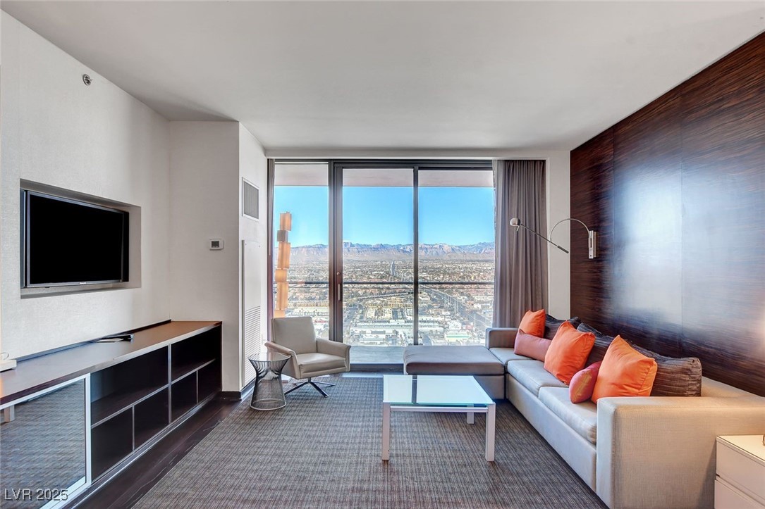 Photo 7 of 29, 4381 W Flamingo Road #3309