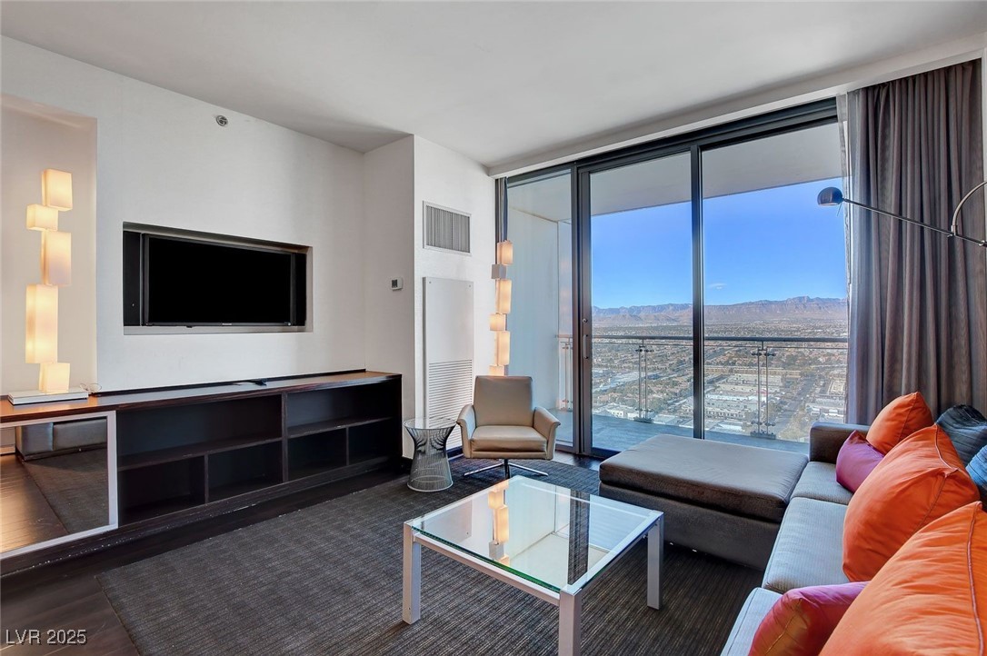 Photo 9 of 29, 4381 W Flamingo Road #3309