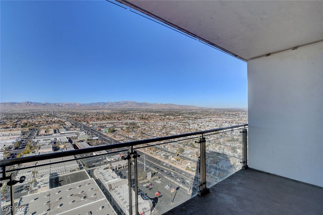 Photo 26 of 29, 4381 W Flamingo Road #3309