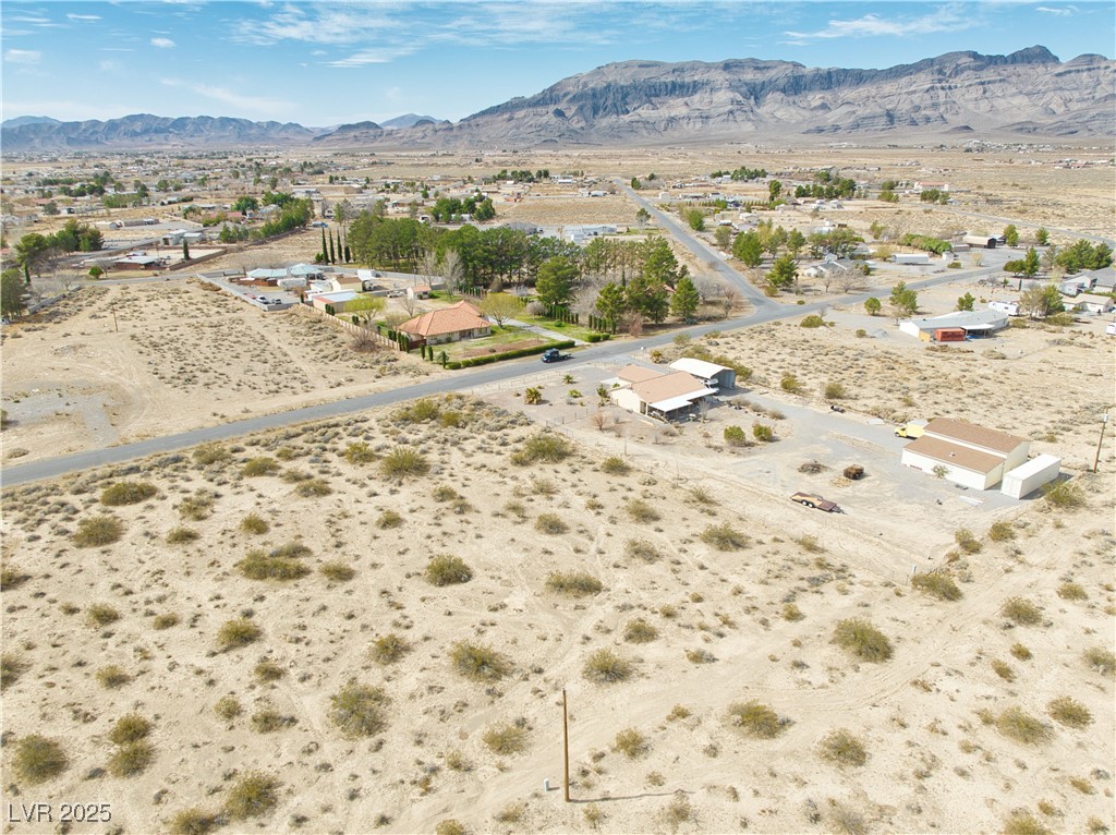 Photo 16 of 25, 5711 N Nopah Vista Avenue