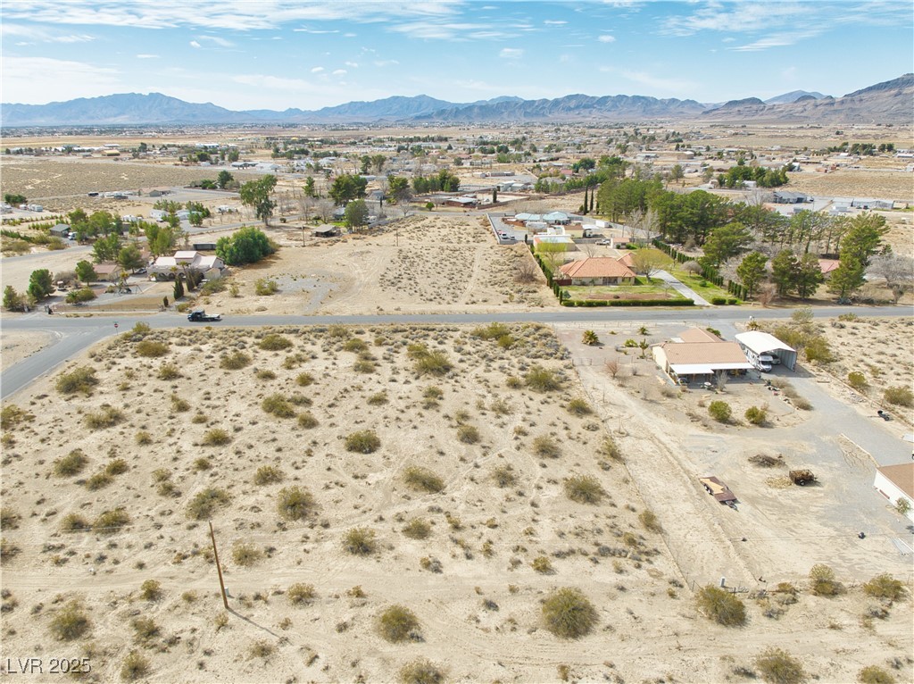 Photo 17 of 25, 5711 N Nopah Vista Avenue