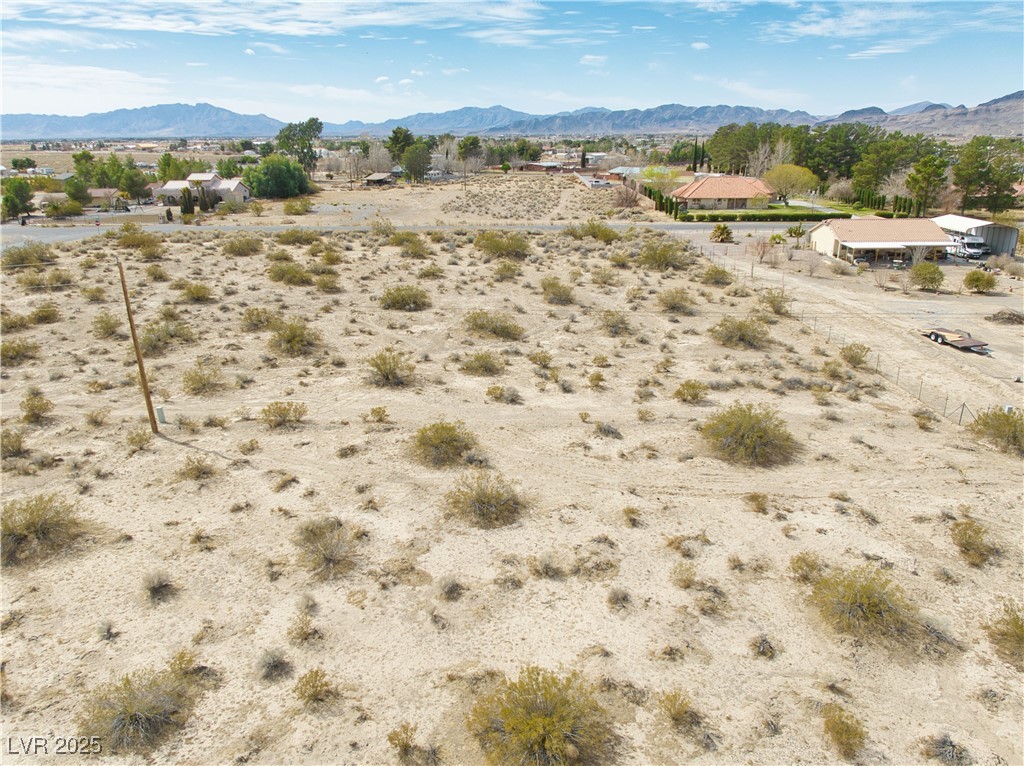 Photo 7 of 25, 5711 N Nopah Vista Avenue