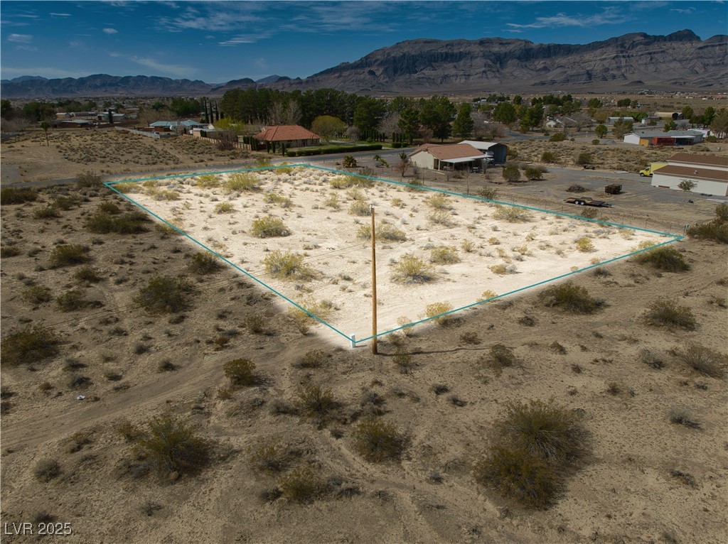 Photo 3 of 5711 N Nopah Vista Avenue