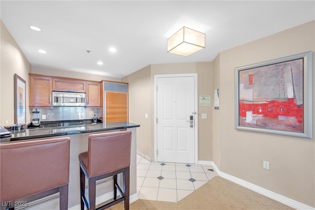 Photo 26 of 41, 135 E Harmon Avenue #221