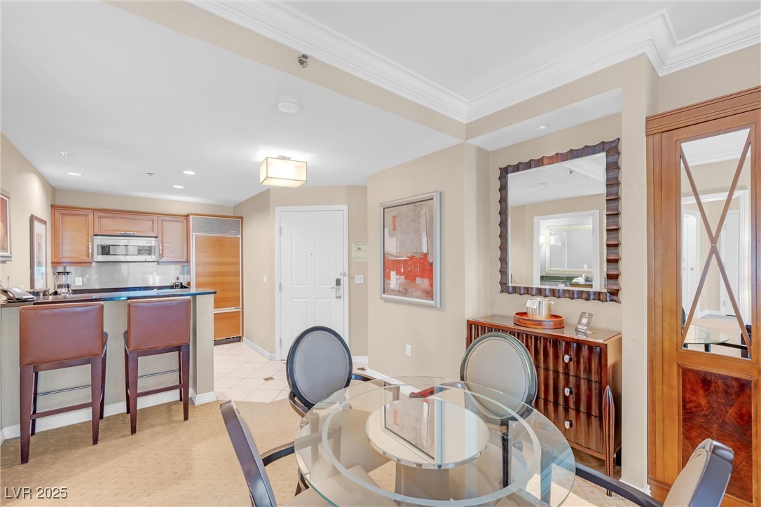 Photo 23 of 41, 135 E Harmon Avenue #221