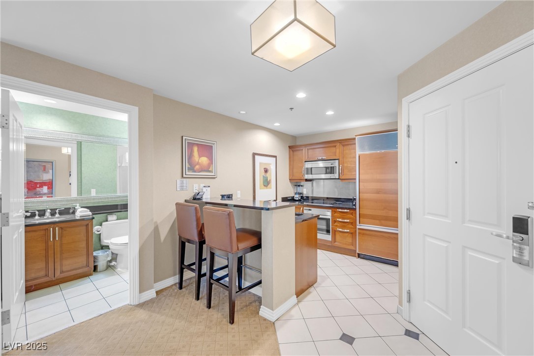 Photo 28 of 41, 135 E Harmon Avenue #221