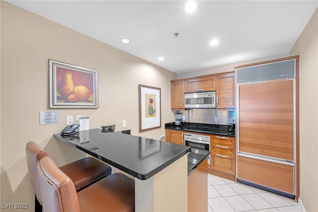 Photo 29 of 41, 135 E Harmon Avenue #221