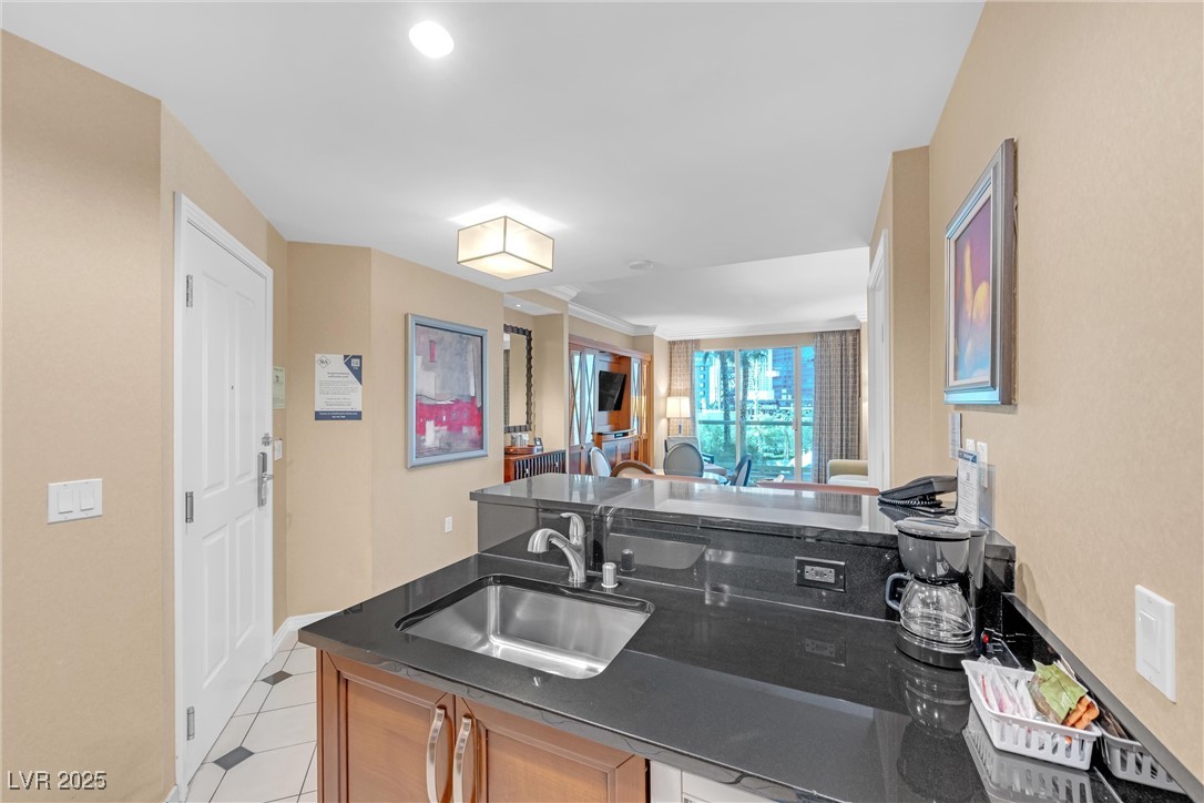 Photo 31 of 41, 135 E Harmon Avenue #221