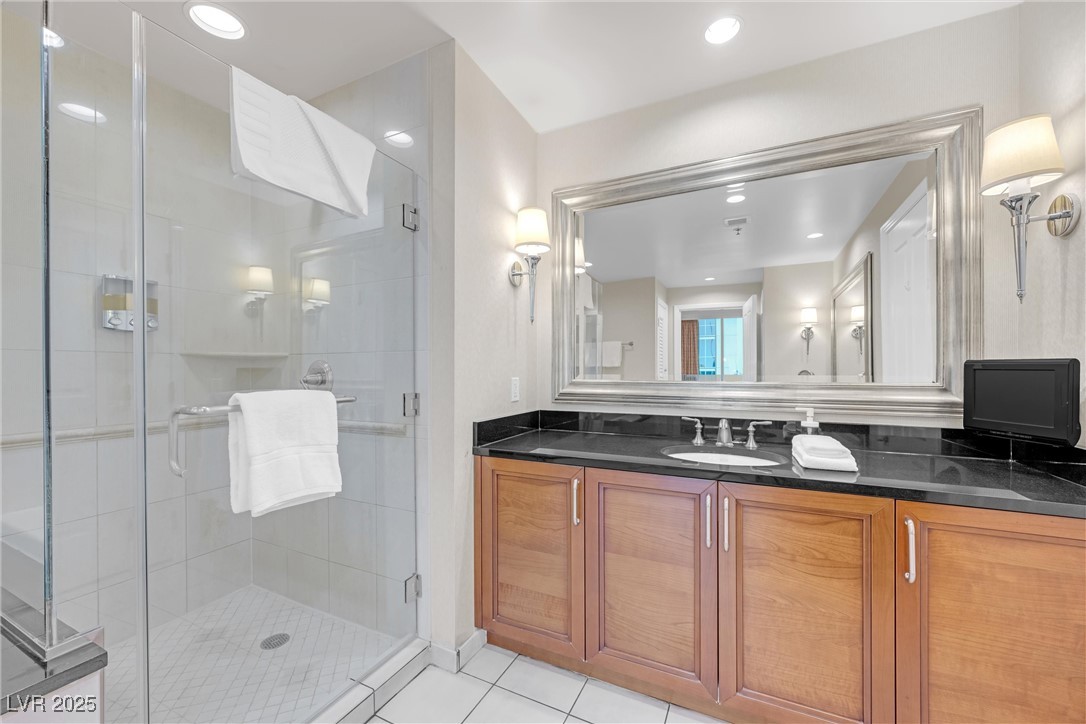 Photo 38 of 41, 135 E Harmon Avenue #221