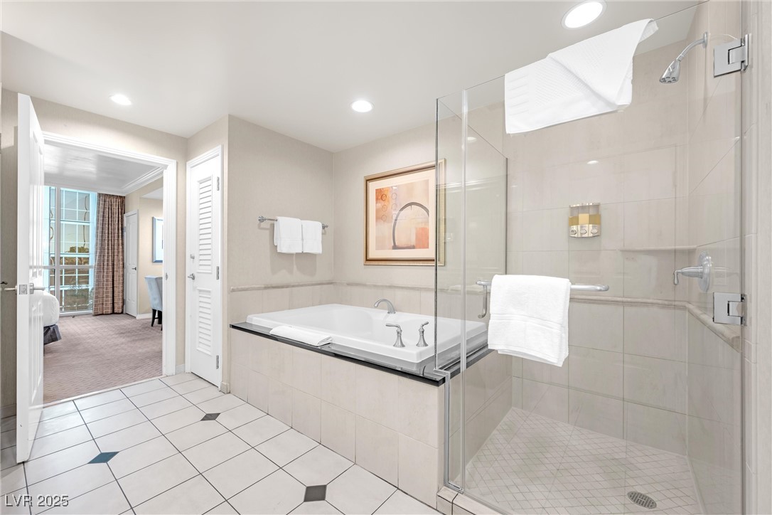 Photo 39 of 41, 135 E Harmon Avenue #221