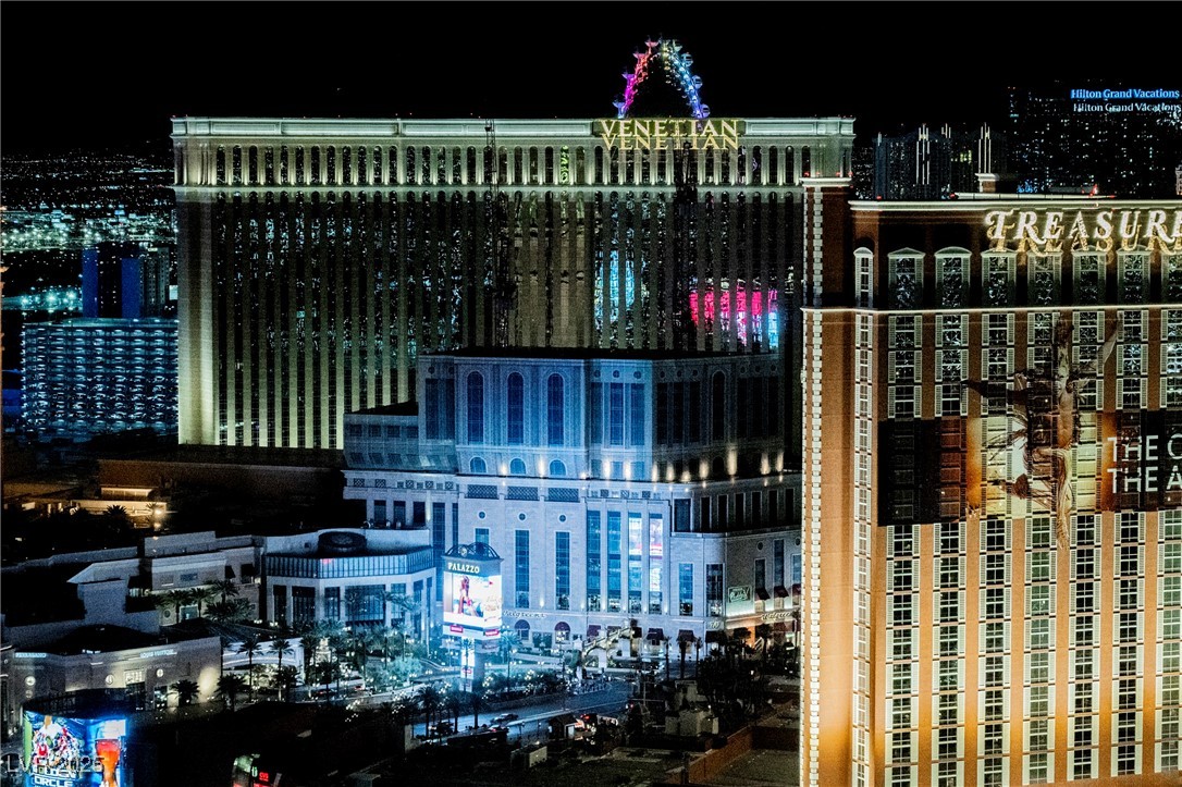 2000 N Fashion Show Drive #4301, Las Vegas