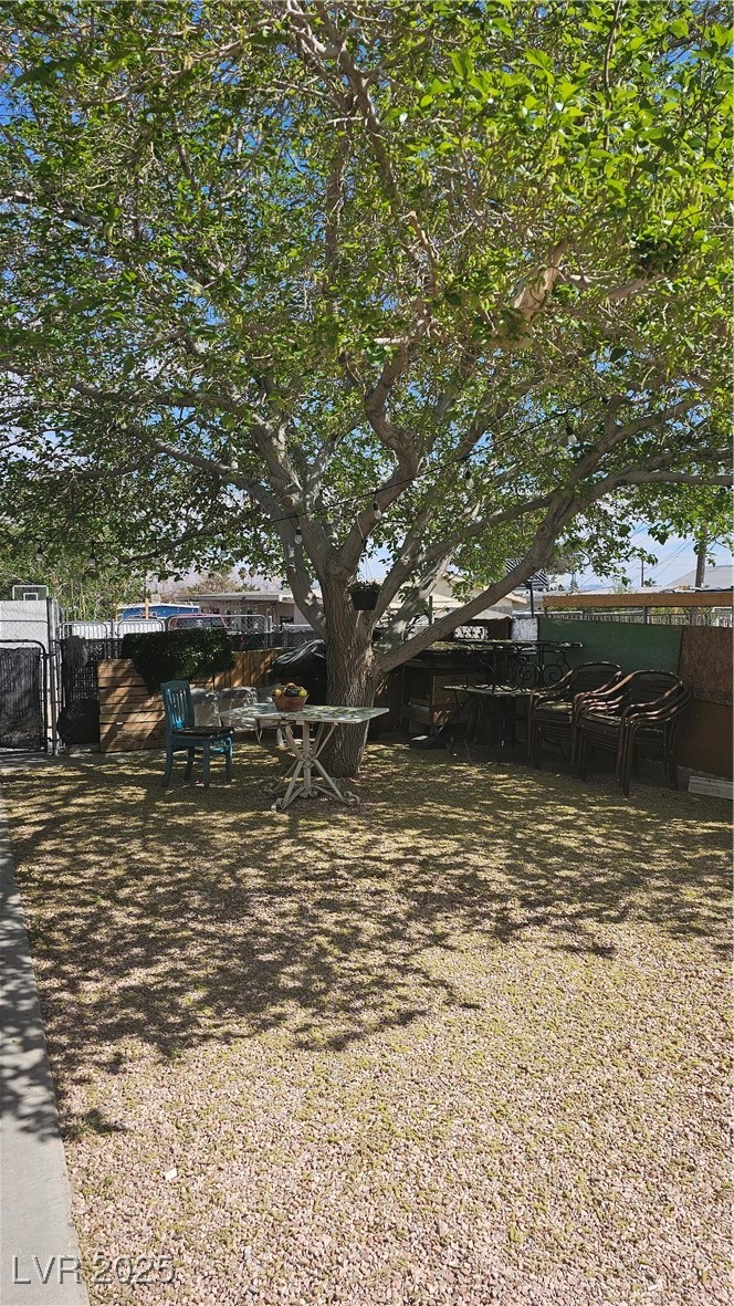 Photo 4 of 2120 Glider Street