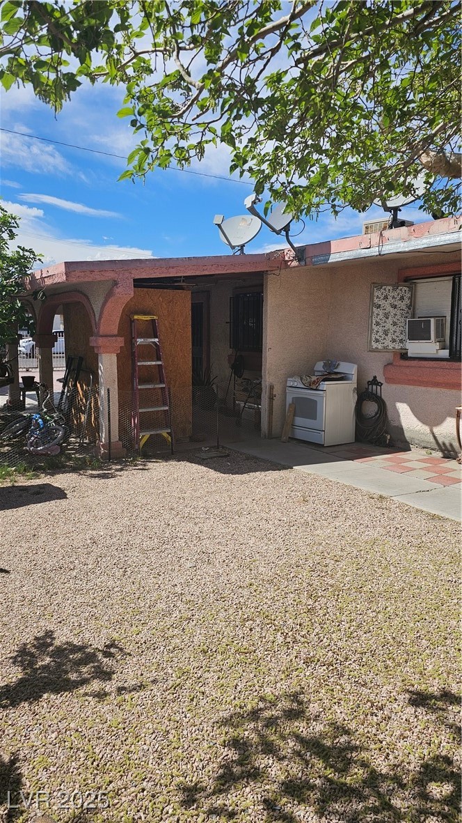 Photo 8 of 50, 2120 Glider Street