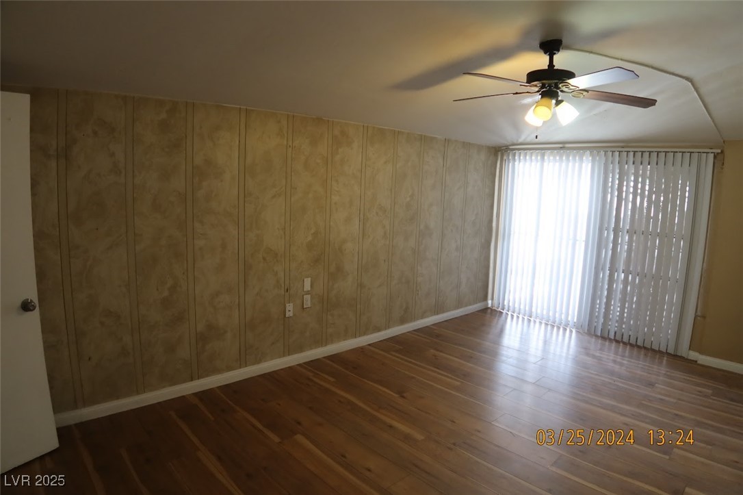 Photo 4 of 10 E Bonanza Road