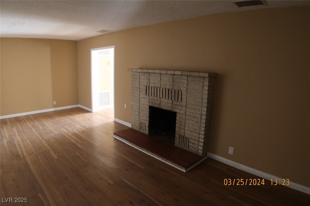 Photo 7 of 36, 10 E Bonanza Road