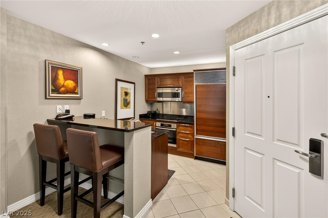 Photo 4 of 125 E Harmon Avenue #321