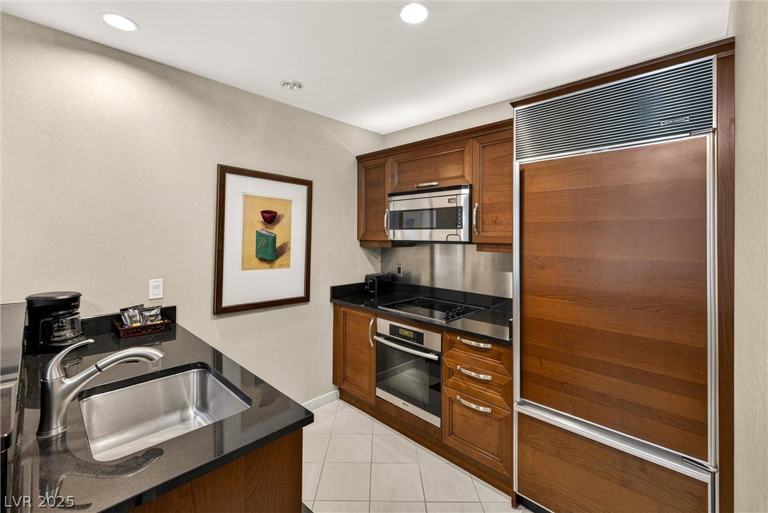 Photo 5 of 125 E Harmon Avenue #321