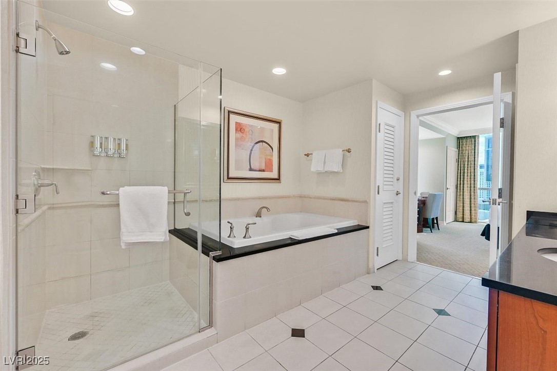 Photo 29 of 42, 135 E Harmon Avenue #1401
