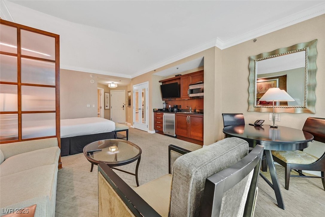 Photo 8 of 25, 135 E Harmon Avenue #1403