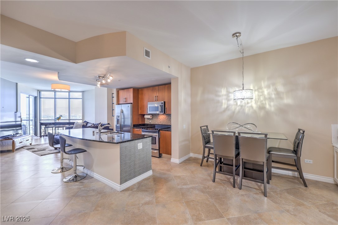Photo 9 of 40, 200 W Sahara Avenue #2210