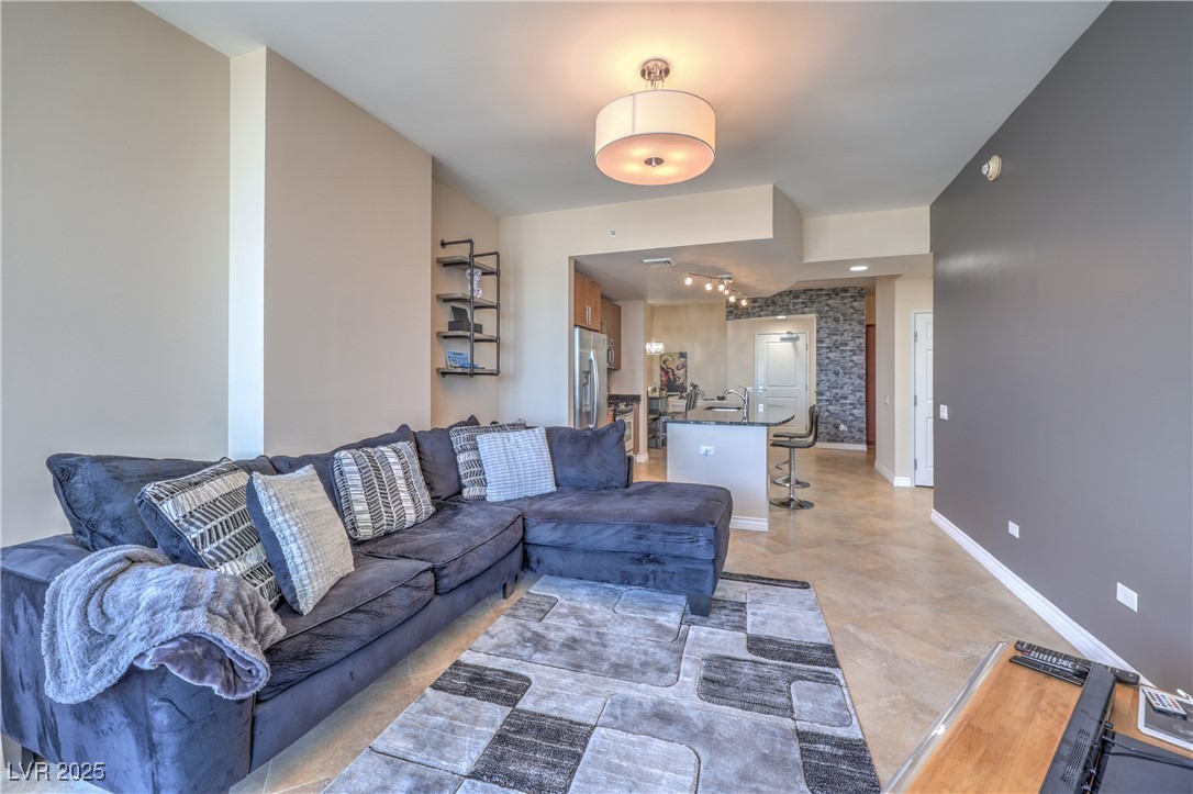 Photo 11 of 40, 200 W Sahara Avenue #2210