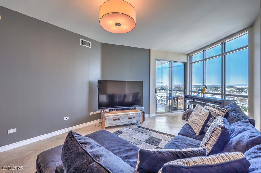 Photo 13 of 40, 200 W Sahara Avenue #2210