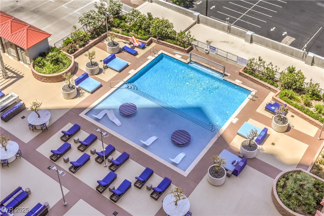 Photo 33 of 40, 200 W Sahara Avenue #2210