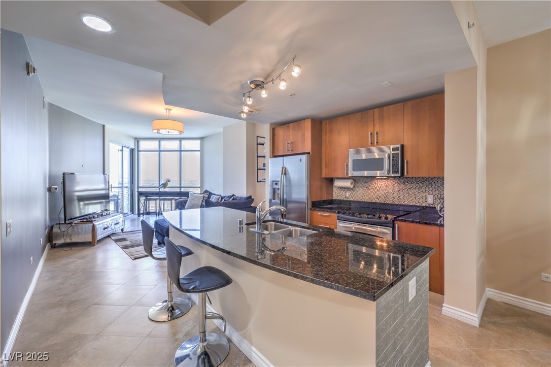 Photo 16 of 40, 200 W Sahara Avenue #2210
