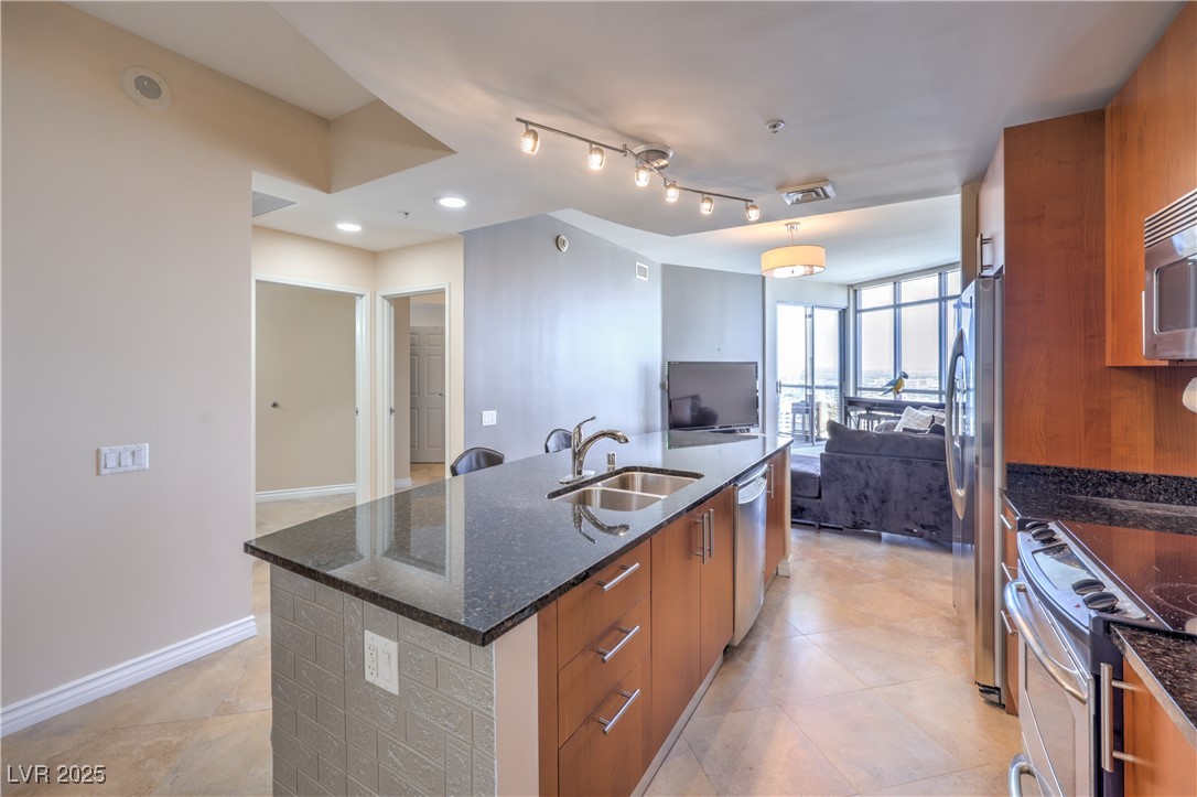 Photo 17 of 40, 200 W Sahara Avenue #2210