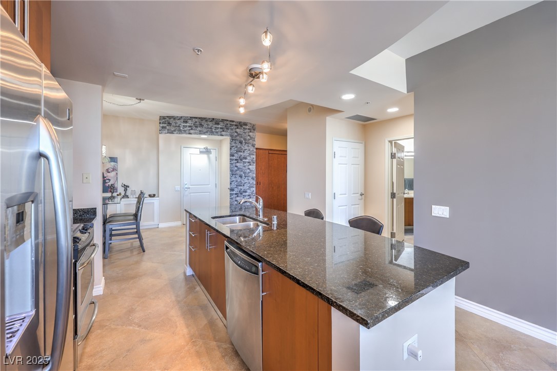 Photo 18 of 40, 200 W Sahara Avenue #2210