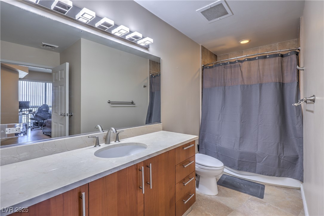 Photo 25 of 40, 200 W Sahara Avenue #2210