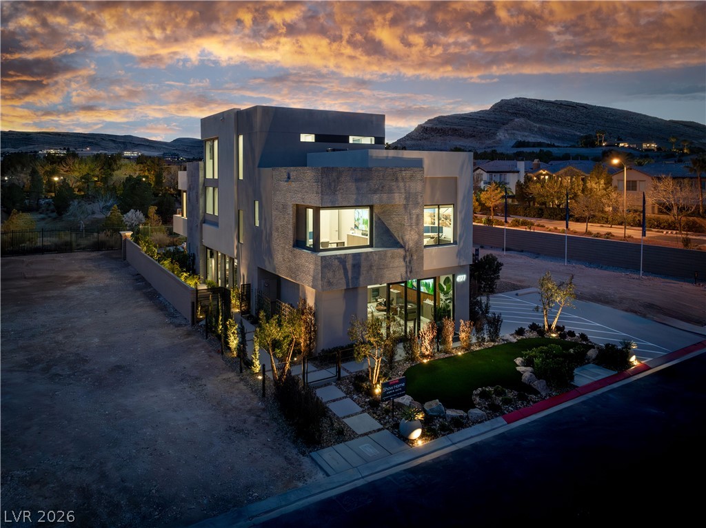 20 Lakefront Drive, Henderson 89011