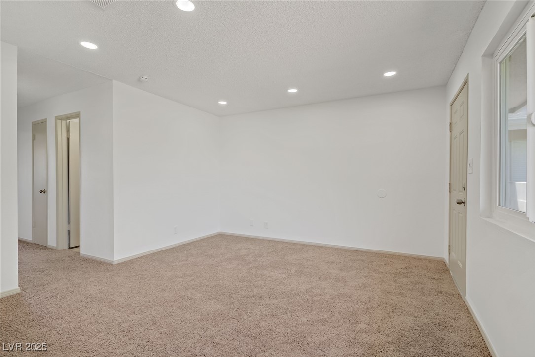 Photo 5 of 304 Orland Street #47