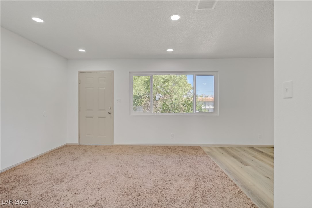 Photo 7 of 31, 304 Orland Street #47