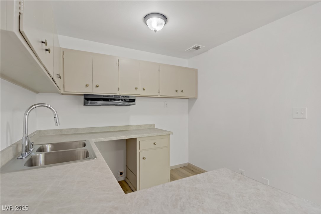 Photo 12 of 31, 304 Orland Street #47