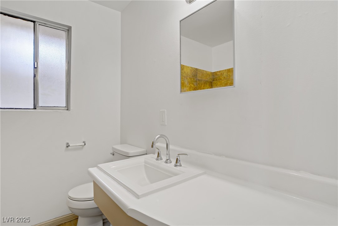 Photo 19 of 31, 304 Orland Street #47