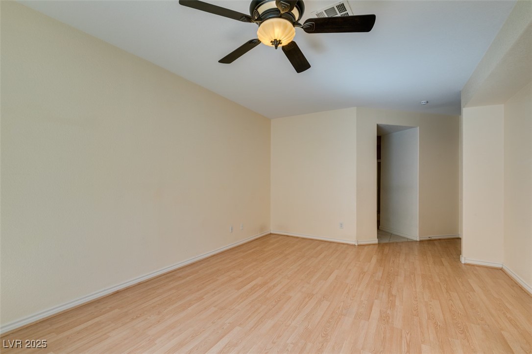 Photo 33 of 48, 1004 Collingtree Street