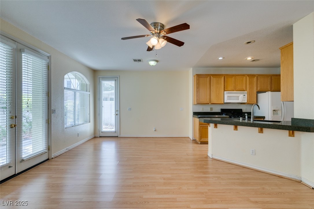 Photo 12 of 48, 1004 Collingtree Street