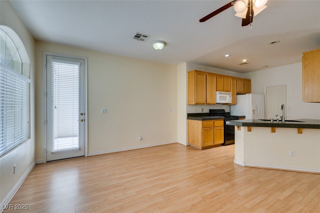 Photo 13 of 48, 1004 Collingtree Street