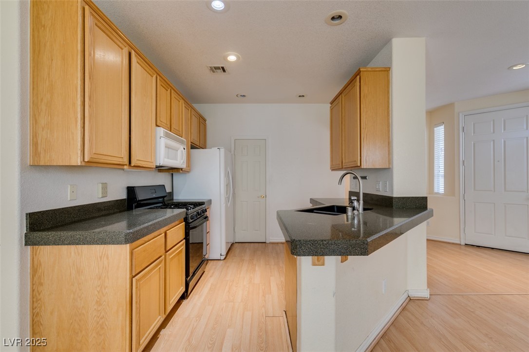 Photo 19 of 48, 1004 Collingtree Street