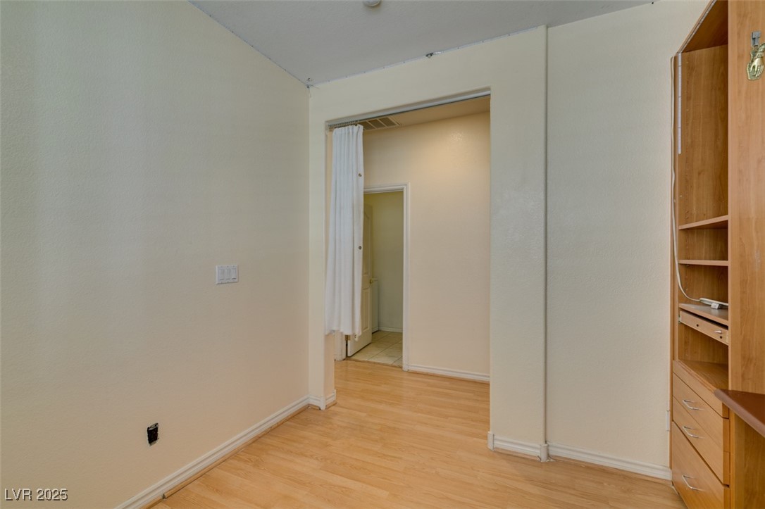 Photo 25 of 48, 1004 Collingtree Street