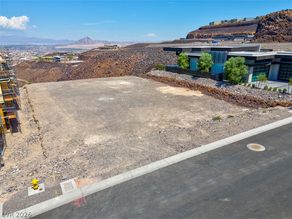 567 Rock Peak Drive, Henderson